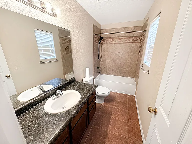 1603 W Marquis Ln — Photo 6
