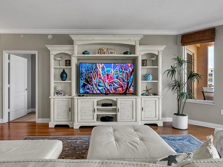 521 Mandalay Ave #802 — Photo 7