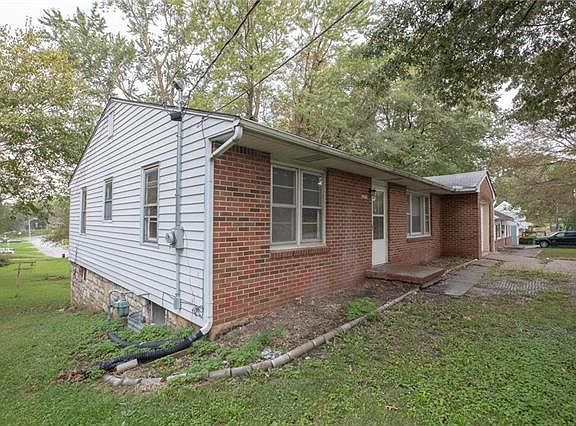 3rd image of 5325 Yecker Ave