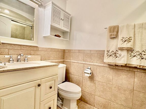 5th image of 10520 NW 43rd Court