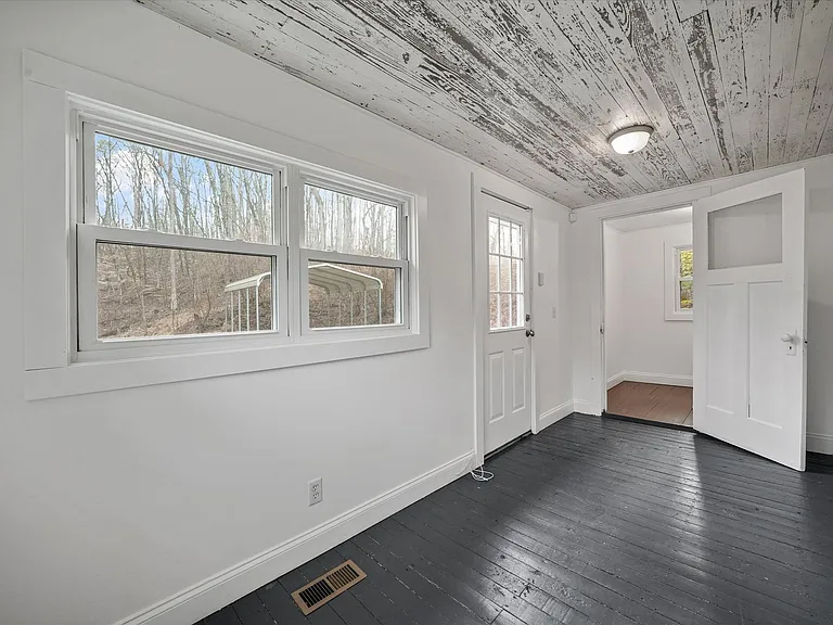 147 Little Emory Rd — Photo 25