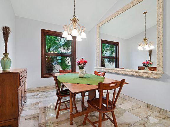 4th image of 7301 Cataluna Cir