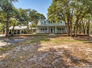 213 Tipperary Ln, Floresville, TX 78114