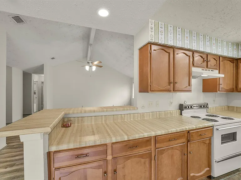 16323 Summer Dawn Ln — Photo 9