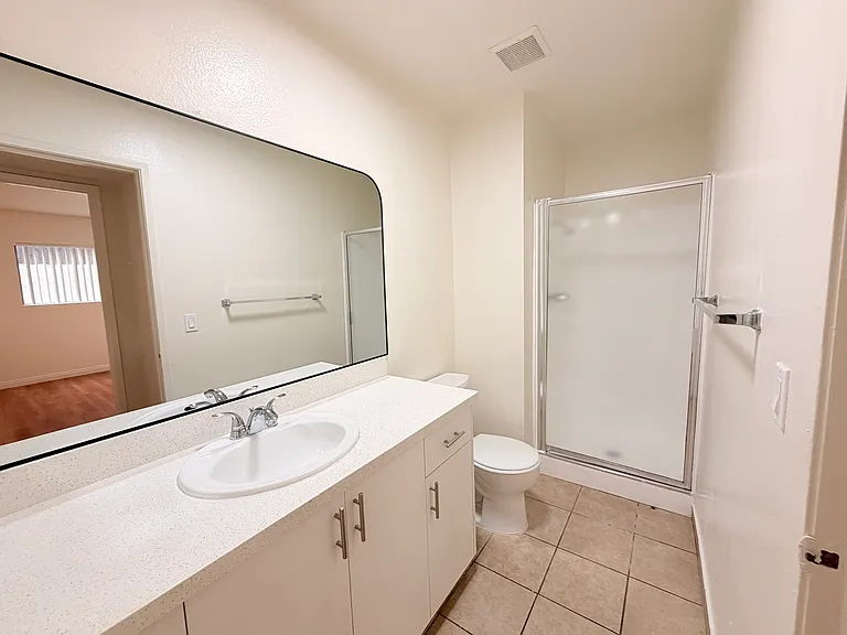 1043 Winchester Ave — Photo 5