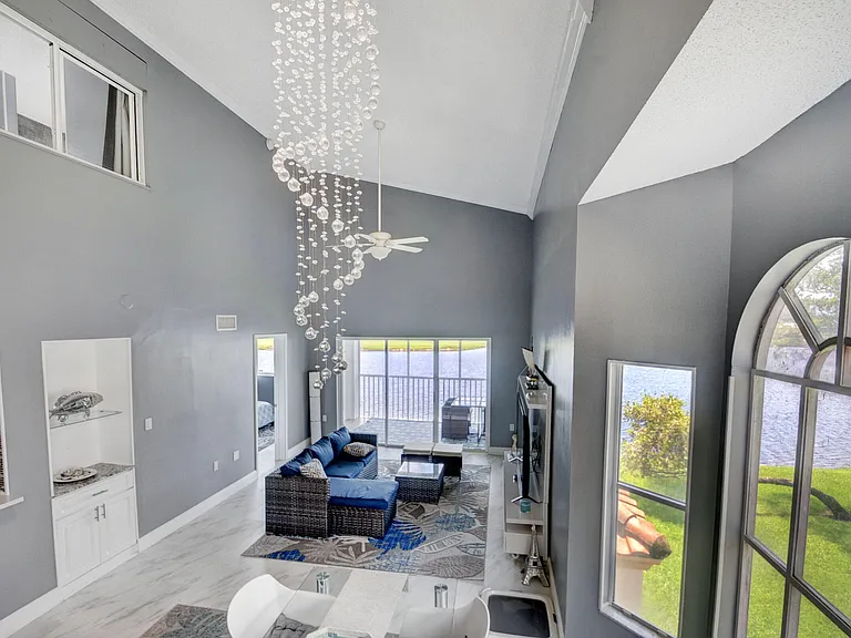 9204 Glenmoor Dr — Photo 31