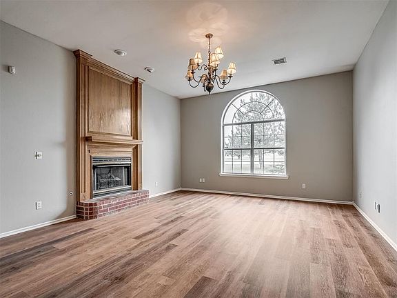 2nd image of 1085 Pioneer Rd