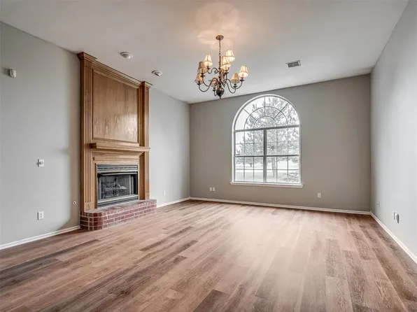 1085 Pioneer Rd, Tuttle, OK 73089