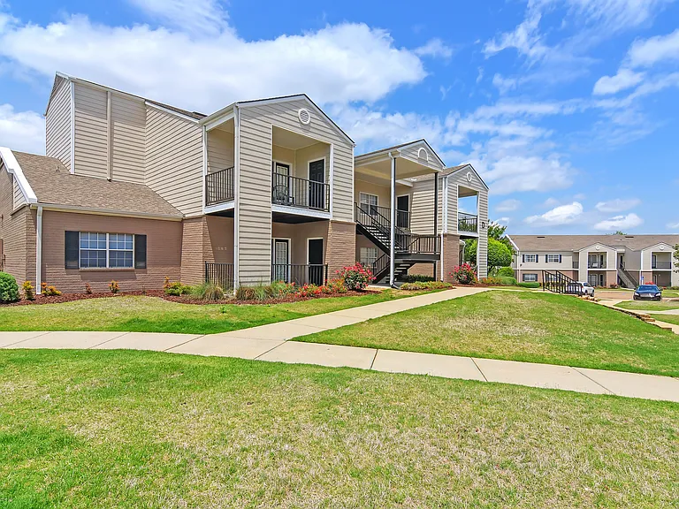 Highpointe Apartment Homes — Photo 21