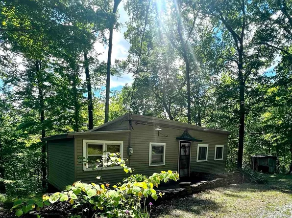 235 Clubhouse Ln, Hawesville, KY 42348