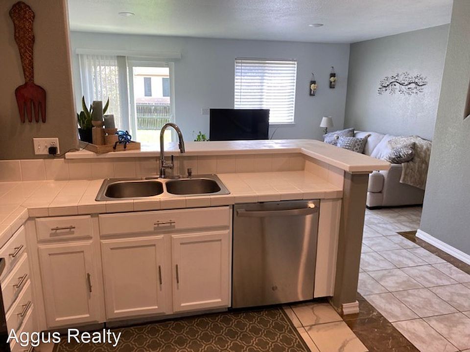 1st image of 4492 Cornish Way