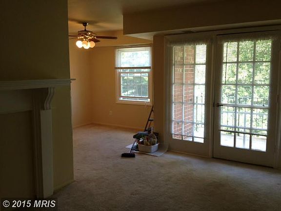 4th image of 3975 Lyndhurst Dr APT 301