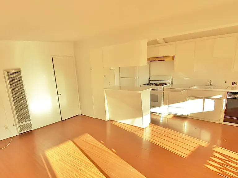 1514 Penmar Ave #C — Photo 3