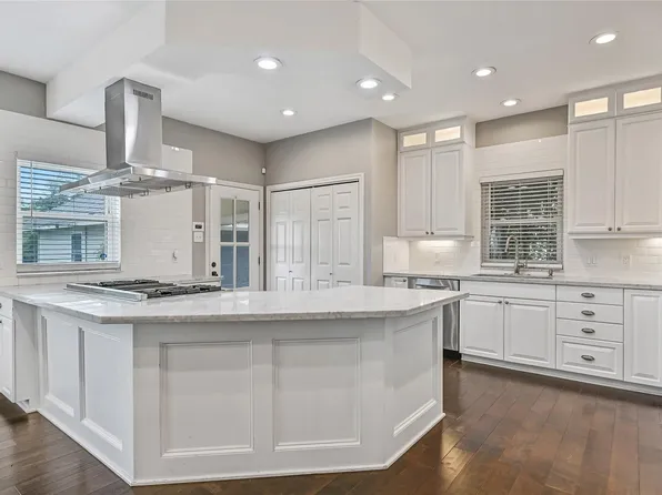 20 Campeche Estates Dr, Galveston, TX 77554