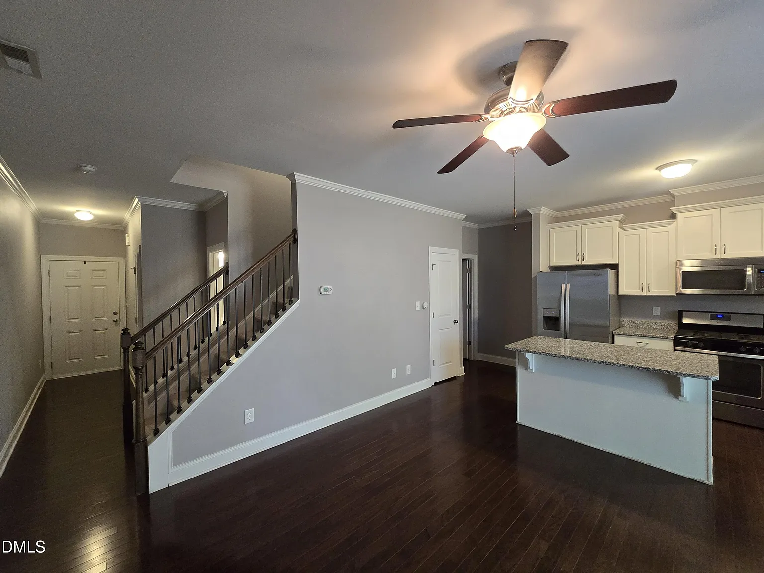 3 bed, 2.5 bath, 1500 sqft, $1,900 — Photo 3