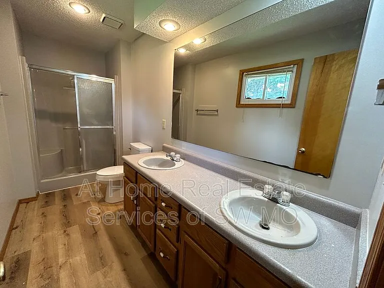 306 W Hunter Dr — Photo 10