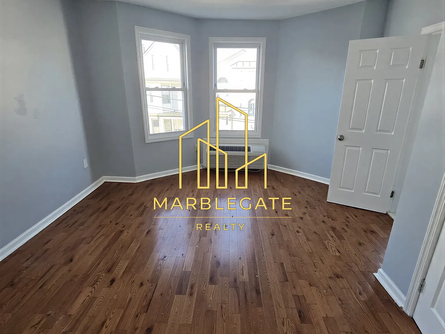 3 bed, 2.5 bath, 1050 sqft, $2,300 — Photo 4