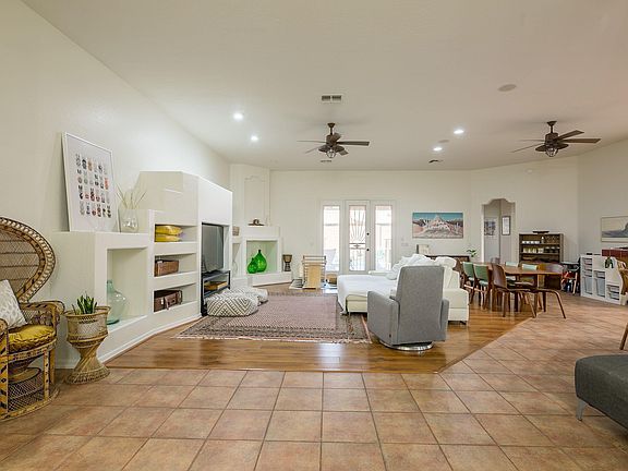 4th image of 14616 W Clarendon Ave