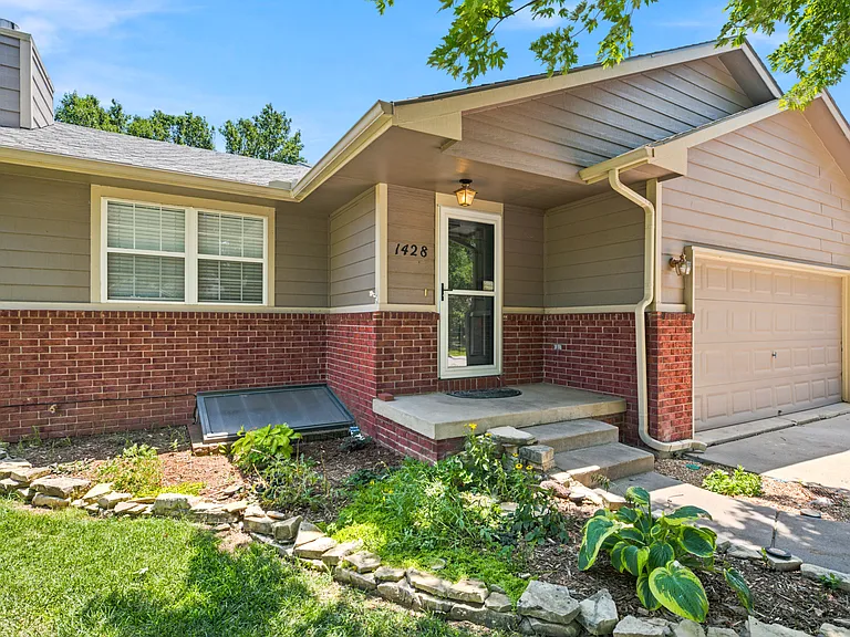 1428 N Rawhide St — Photo 35