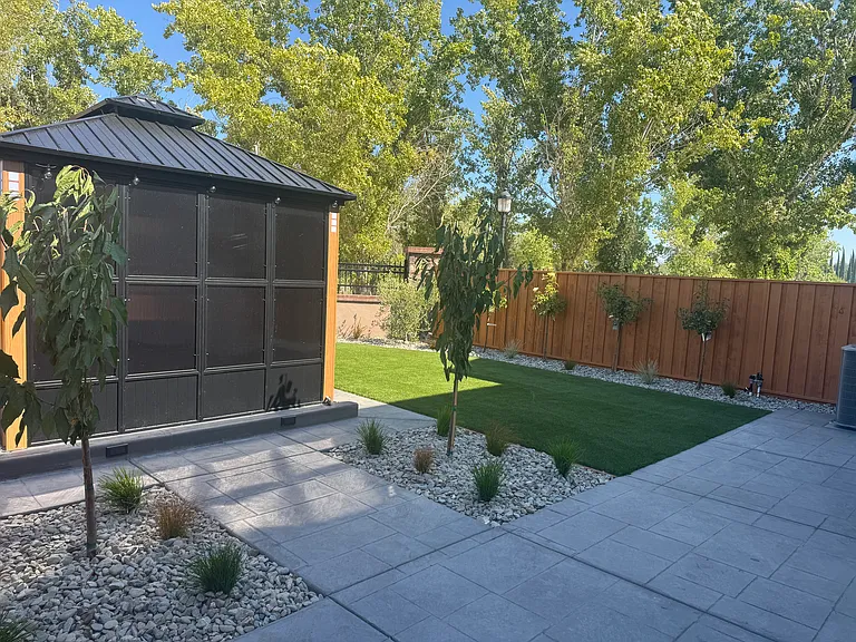 248 N Venice Pl — Photo 22