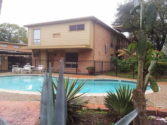 3rd image of 8110 Albacore Dr APT 59