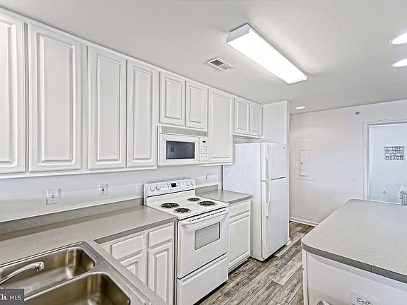 5th image of 36507 Palm Dr Unit 2301