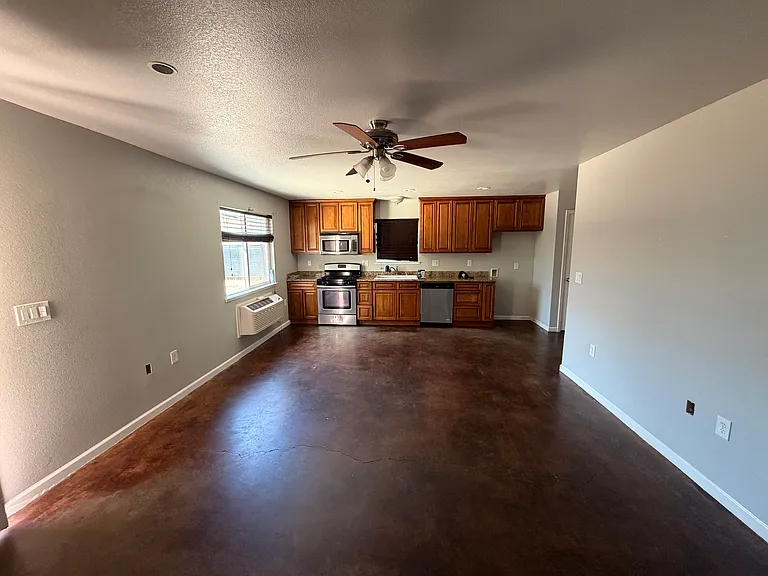 243 Poplar Ave #2 — Photo 2