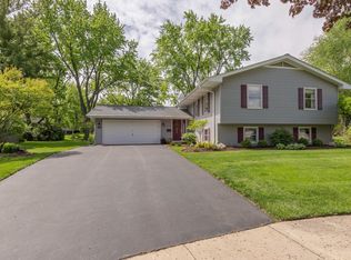 520 15th Ct, Saint Charles, IL 60174