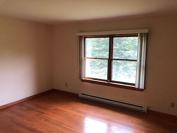 5th image of 12 Dove Ct