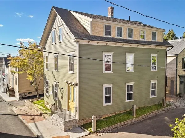 18 Barney St #1, Newport, RI 02840