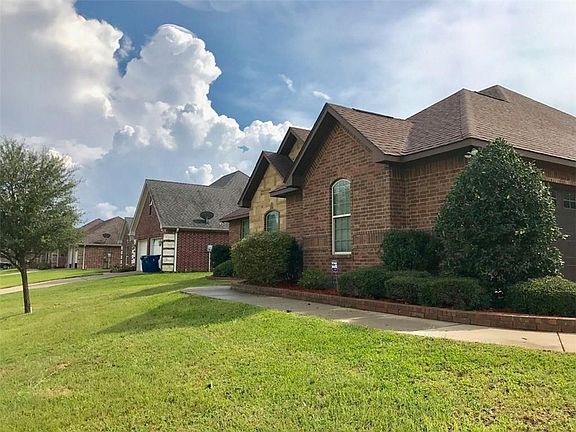 2nd image of 244 Heritage Ct