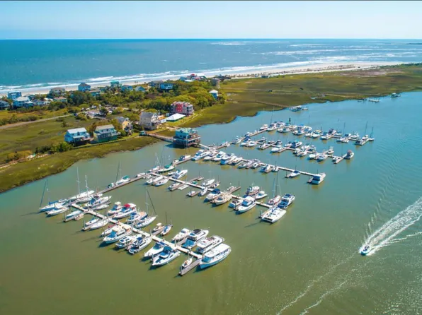 67 10th St W #E-12, Folly Beach, SC 29439