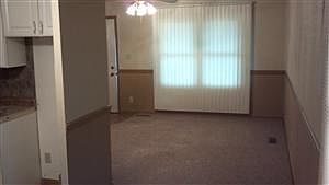 4th image of 22414 Yates Ave