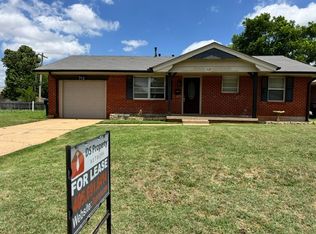 712 N Janeway Ave, Moore, OK 73160