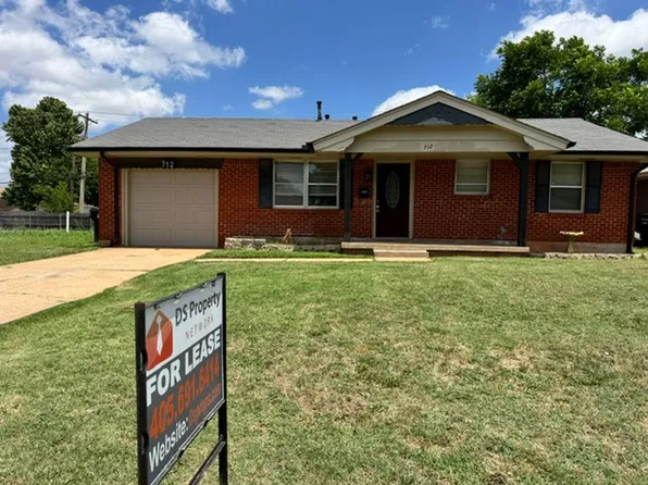 712 N Janeway Ave, Moore, OK 73160