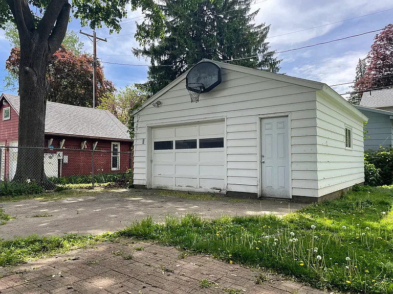 2925 Stevens St — Photo 36