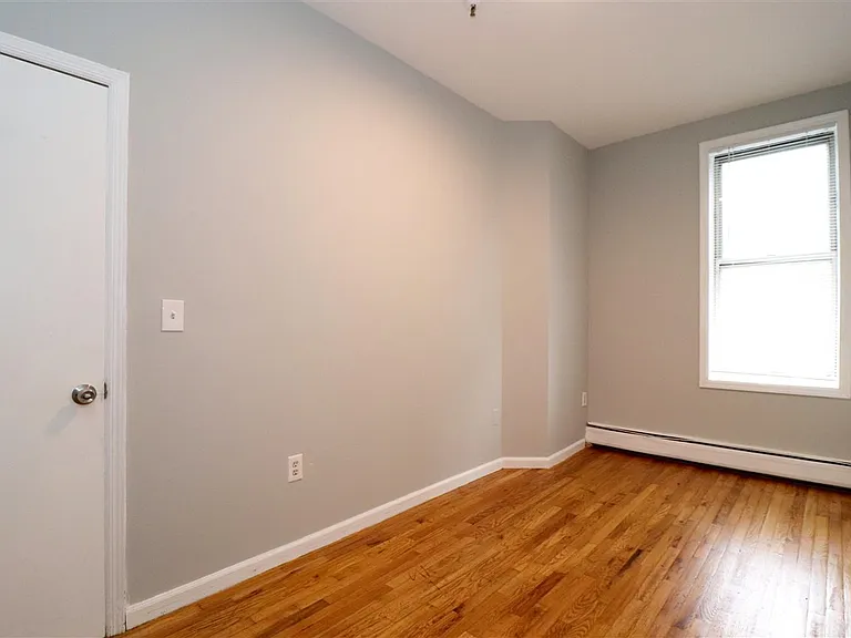108 Adams St #4 — Photo 31
