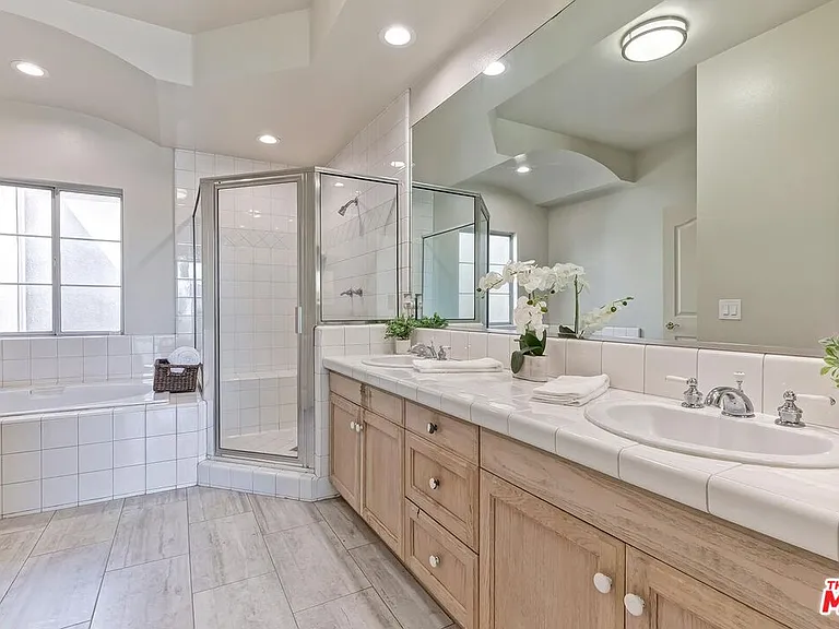 11603 Mississippi Ave — Photo 19