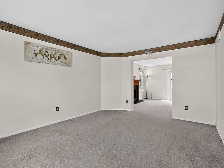 402 Candlewood Way — Photo 8