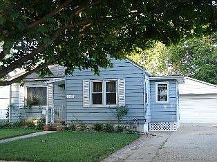 Quaint 2 Bedroom home at end of Street