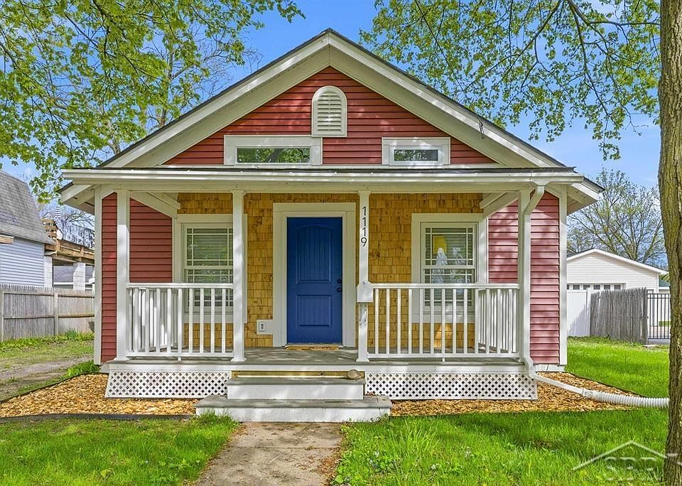 1st image of 1119 Fournie St