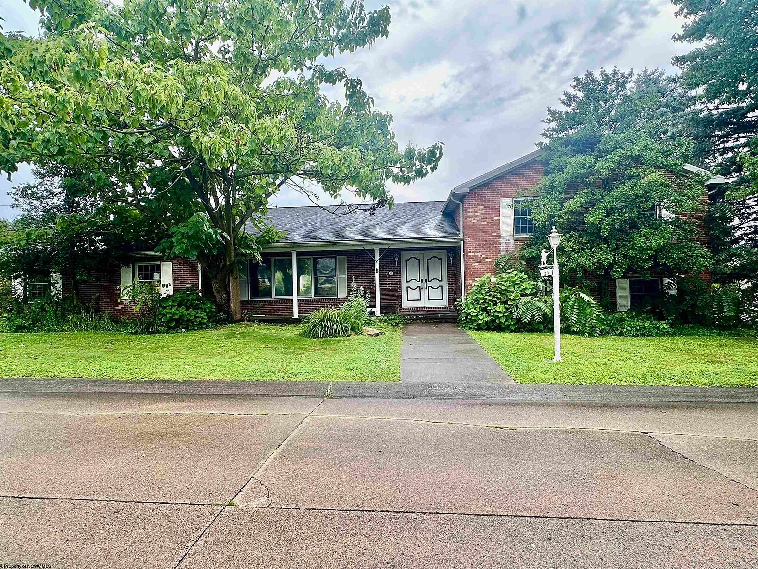 1397 Fairfield St photo 1