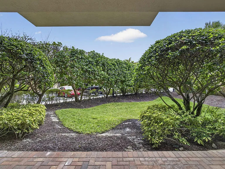 803 Del Sol Cir — Photo 43