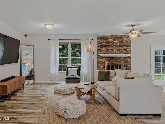 5th image of 2038 Hunters Ridge Drive