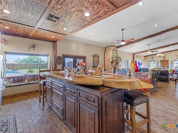 4th image of 2796 Benbow Rd