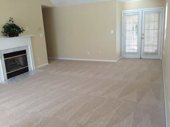 Great Room w/fireplace