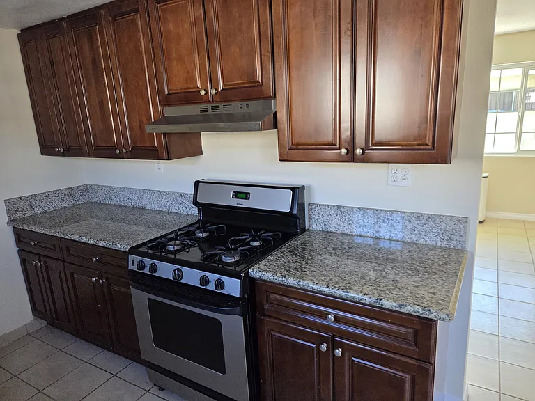 1545 Plaza Del Amo #B — Photo 7