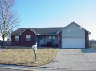 529 Plumwood Dr, Rose Hill, KS 67133
