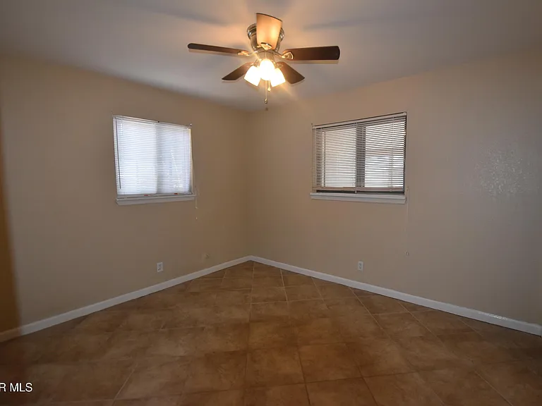 807 Poplar St — Photo 7
