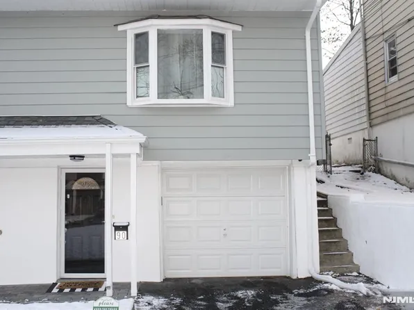 90 Westervelt Pl, Teaneck, NJ 07666